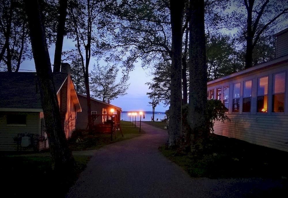 Sunset Resort Prudenville Exterior photo